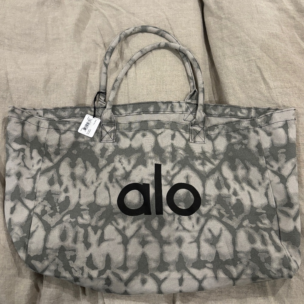 Alo yoga tote bag